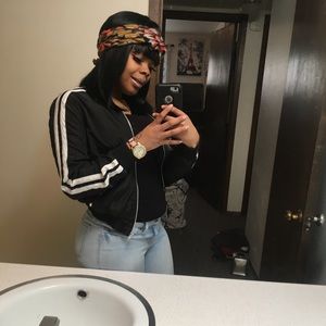 Meet your Posher, Zacori